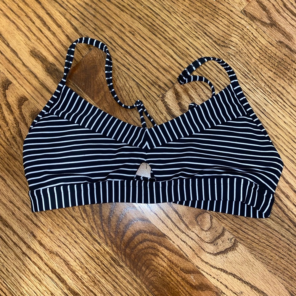 lululemon bra size 4